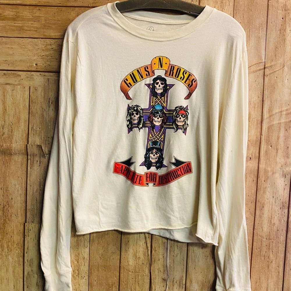 Treasure and bond guns and roses shirt